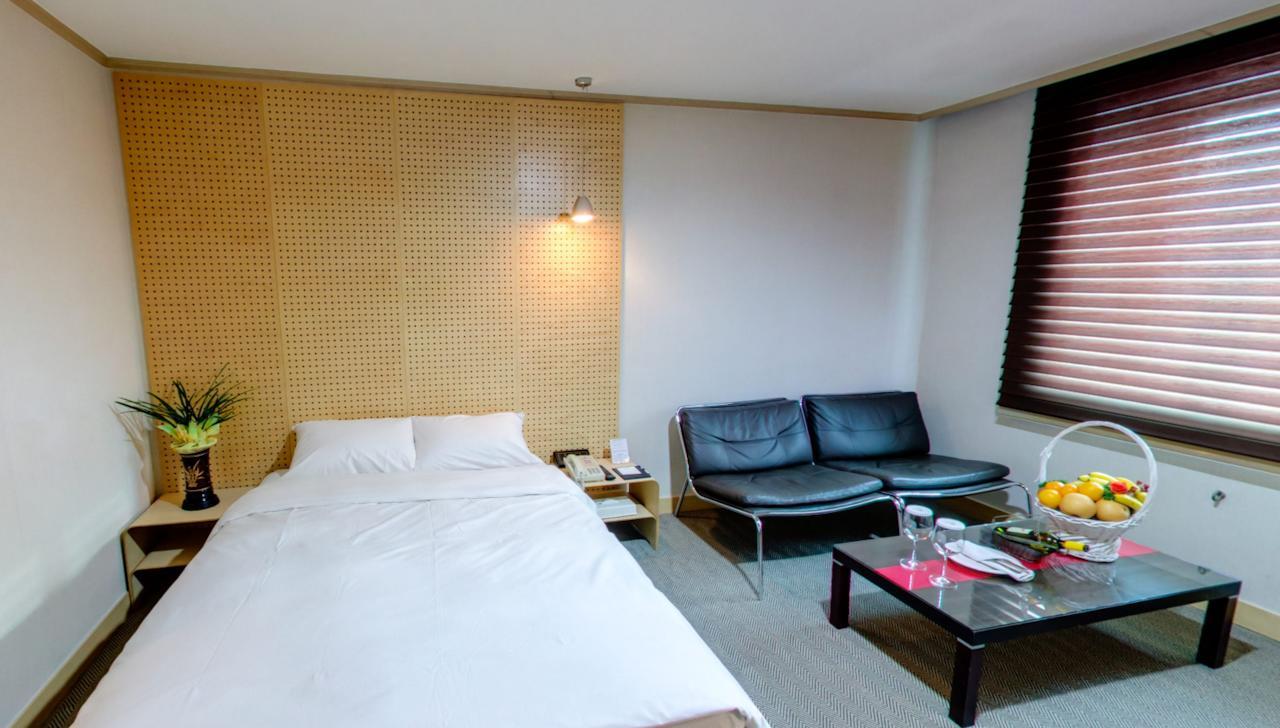 Changwon Hotel Room photo