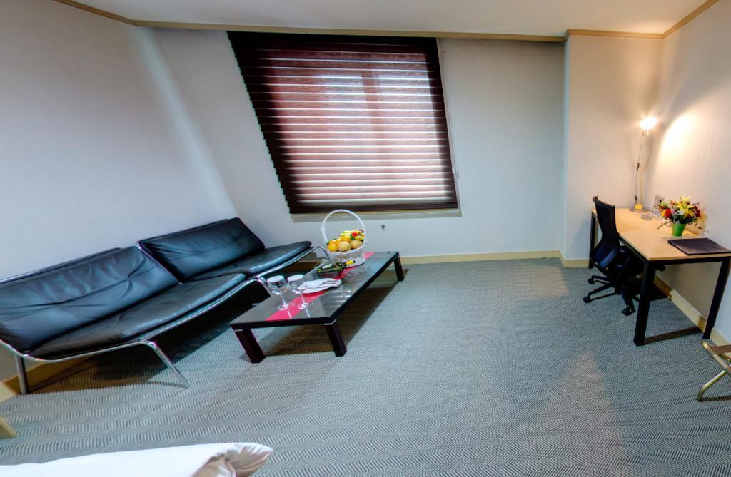 Changwon Hotel Room photo