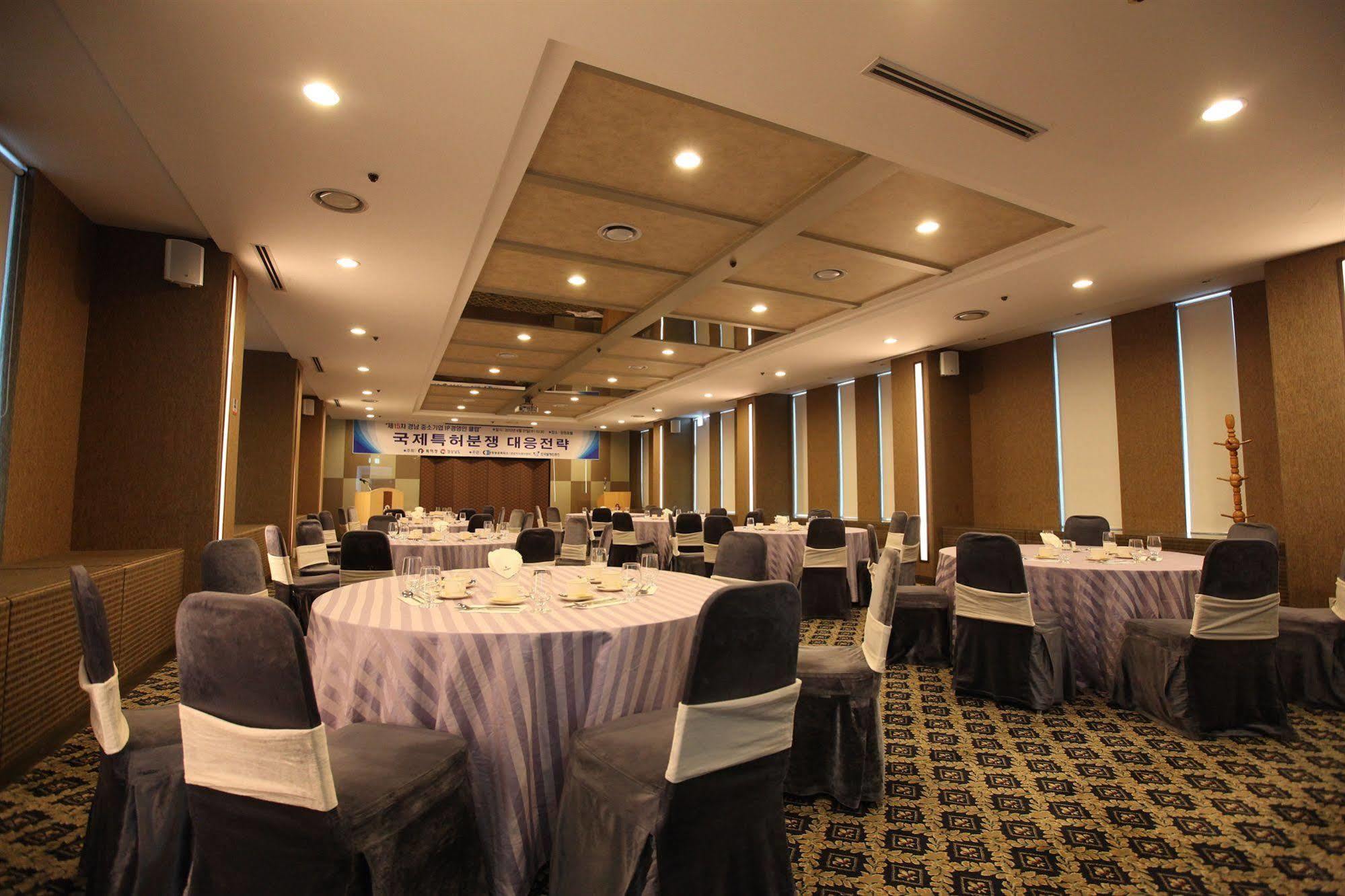 Changwon Hotel Exterior photo