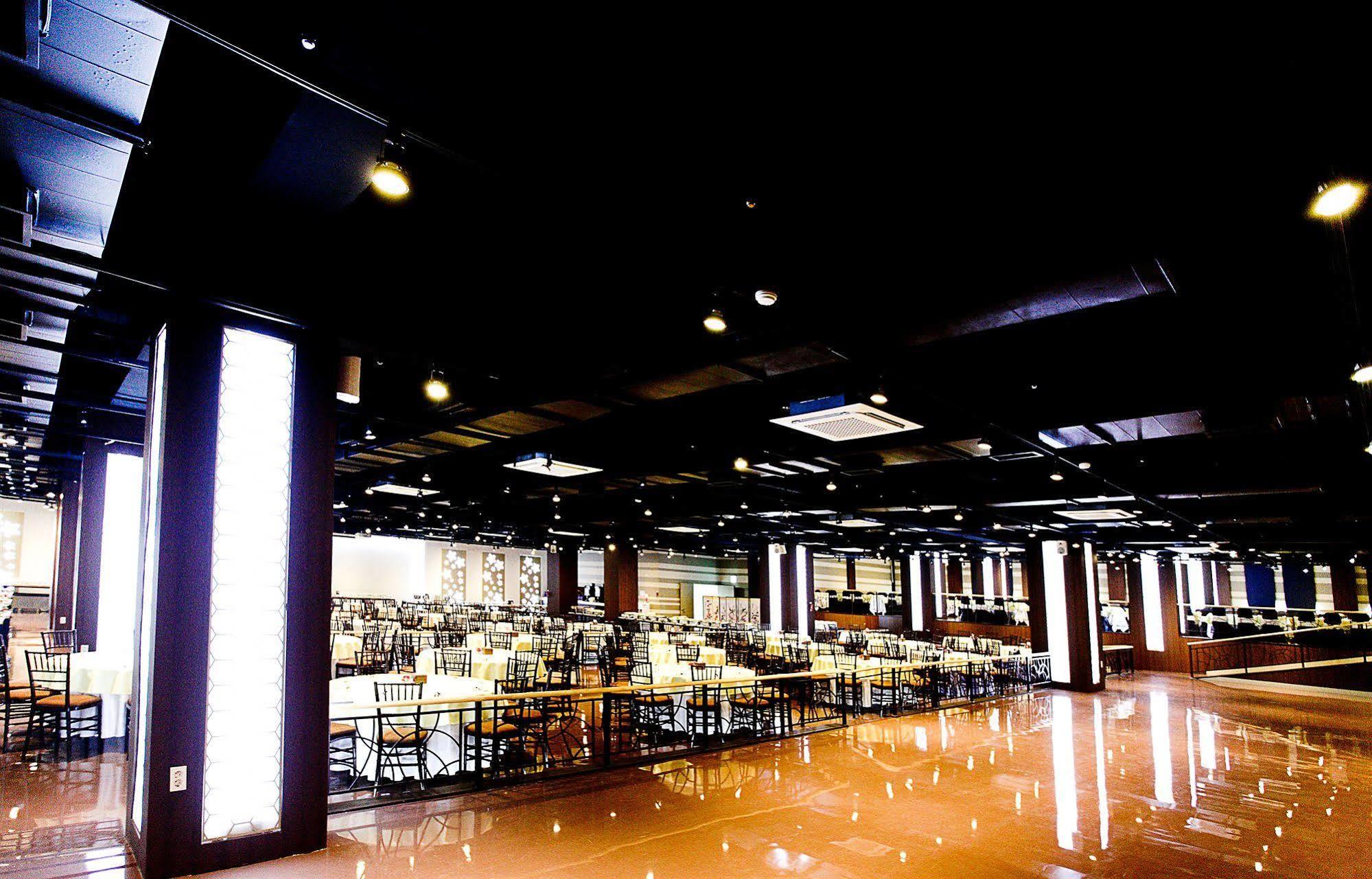 Changwon Hotel Exterior photo